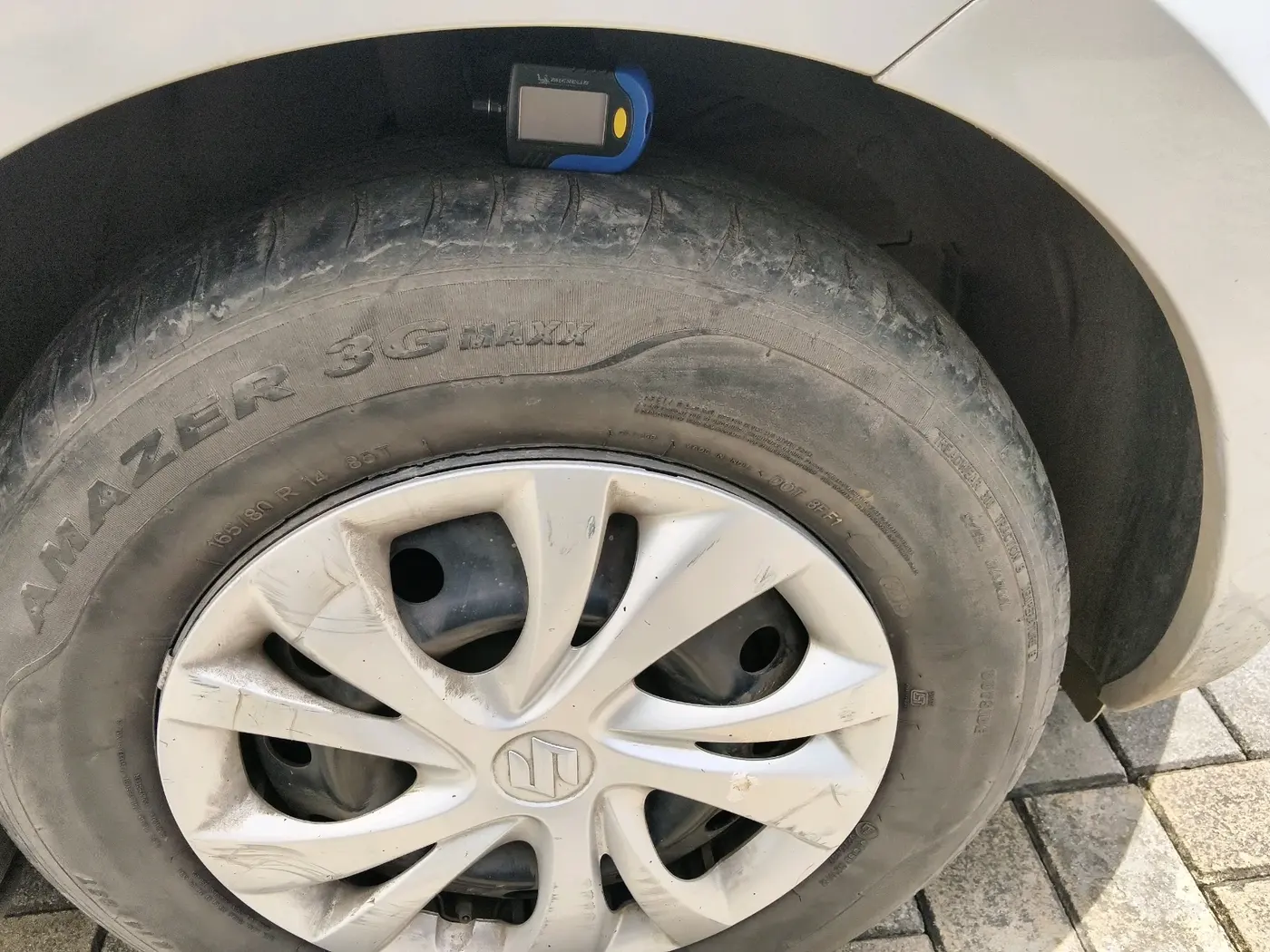 2019 Maruti Swift VXI AMT, Petrol, Automatic, 54,750 km, tyre