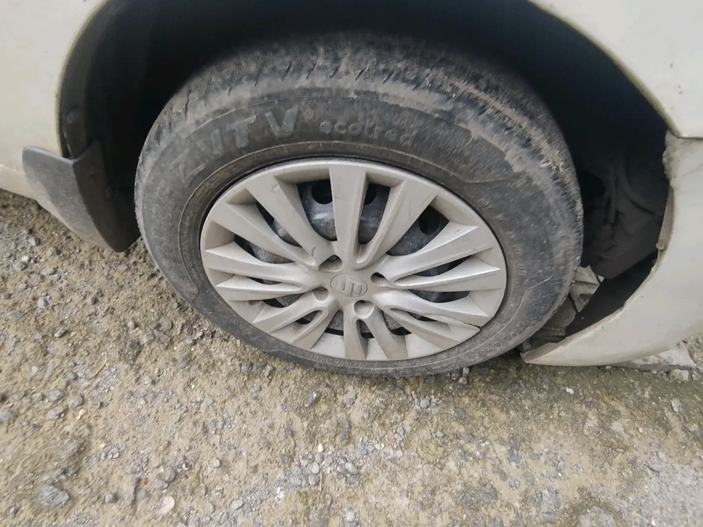 2020 Maruti Baleno DELTA PETROL 1.2, Petrol, Manual, 1,21,286 km, tyre