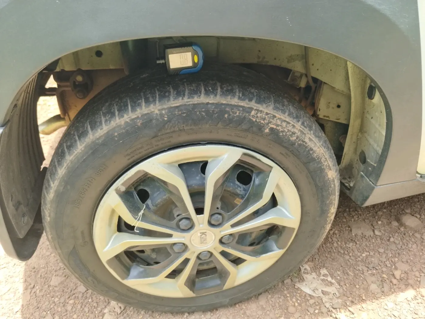 2018 Mahindra KUV 100 NXT K4+ P 6 STR, Petrol, Manual, 57,780 km, tyre