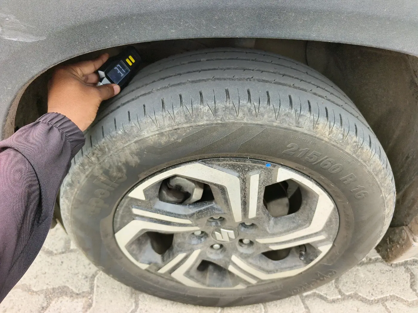 2023 Maruti BREZZA ZXI + SMART HYBRID, Petrol, Manual, 99,180 km, tyre