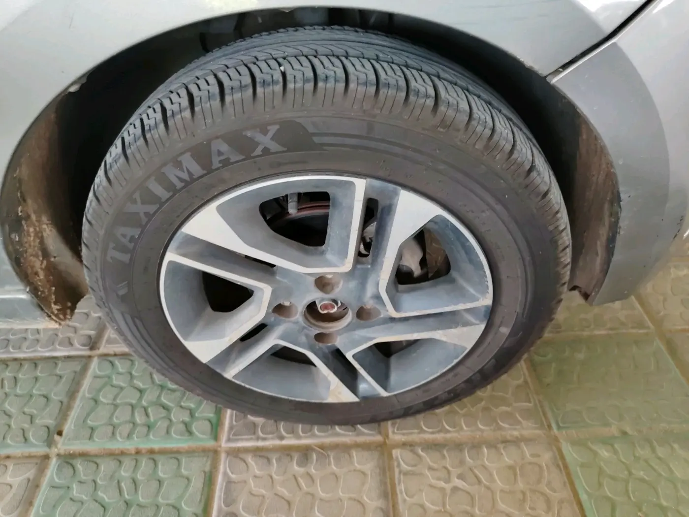 2019 Tata TIGOR XZA PETROL, Petrol, Automatic, 75,126 km, tyre