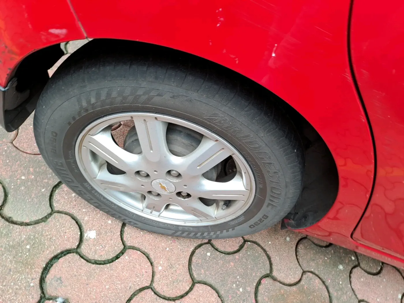 2015 Chevrolet Beat LT PETROL, Petrol, Manual, 1,14,868 km, tyre