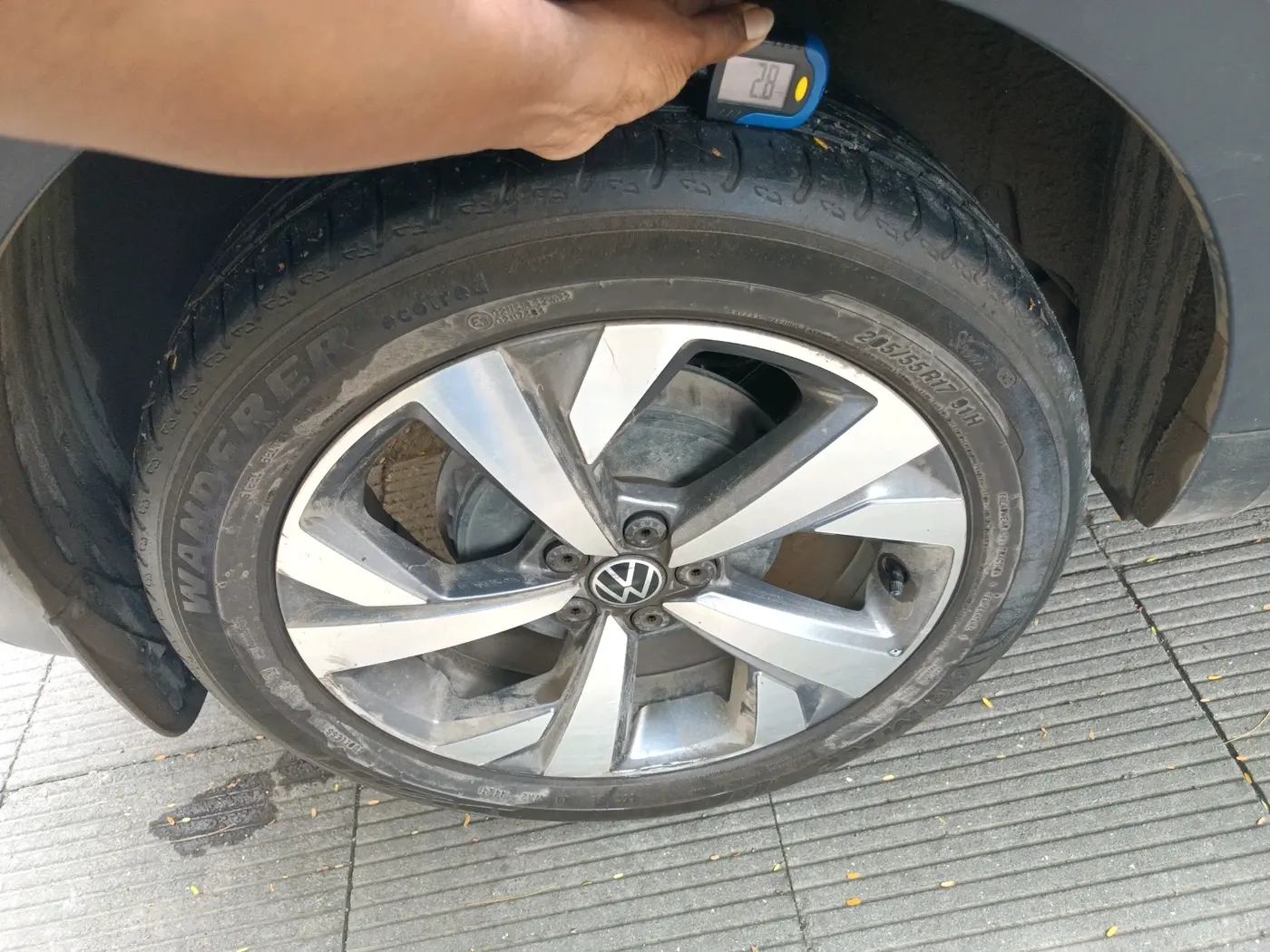 2022 Volkswagen TAIGUN TOPLINE 1.0 TSI MT, Petrol, Manual, 53,678 km, tyre