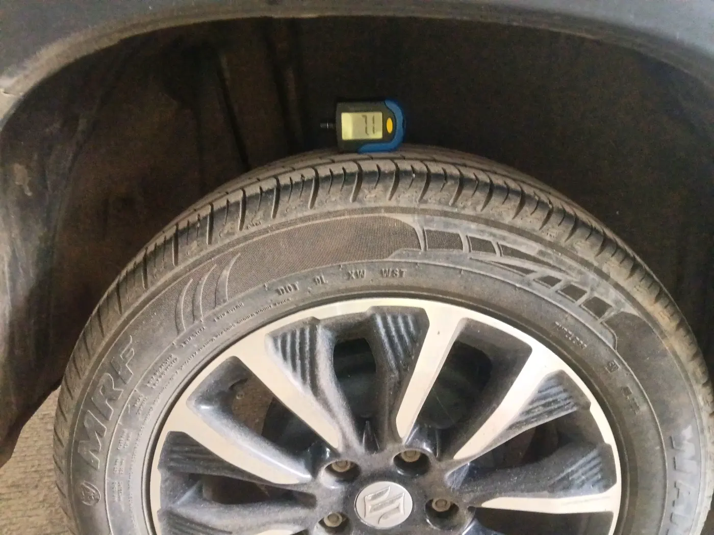 2020 Maruti Vitara Brezza VXI, Petrol, Manual, 25,385 km, tyre