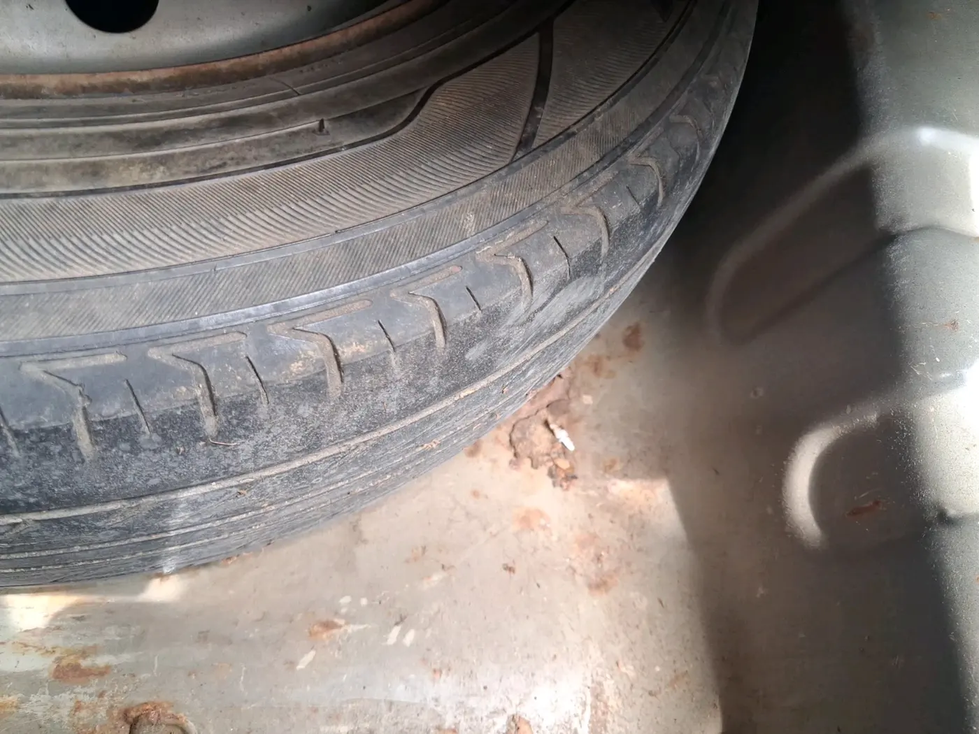 2011 Maruti Swift Dzire LDI, Diesel, Manual, 1,15,862 km, tyre