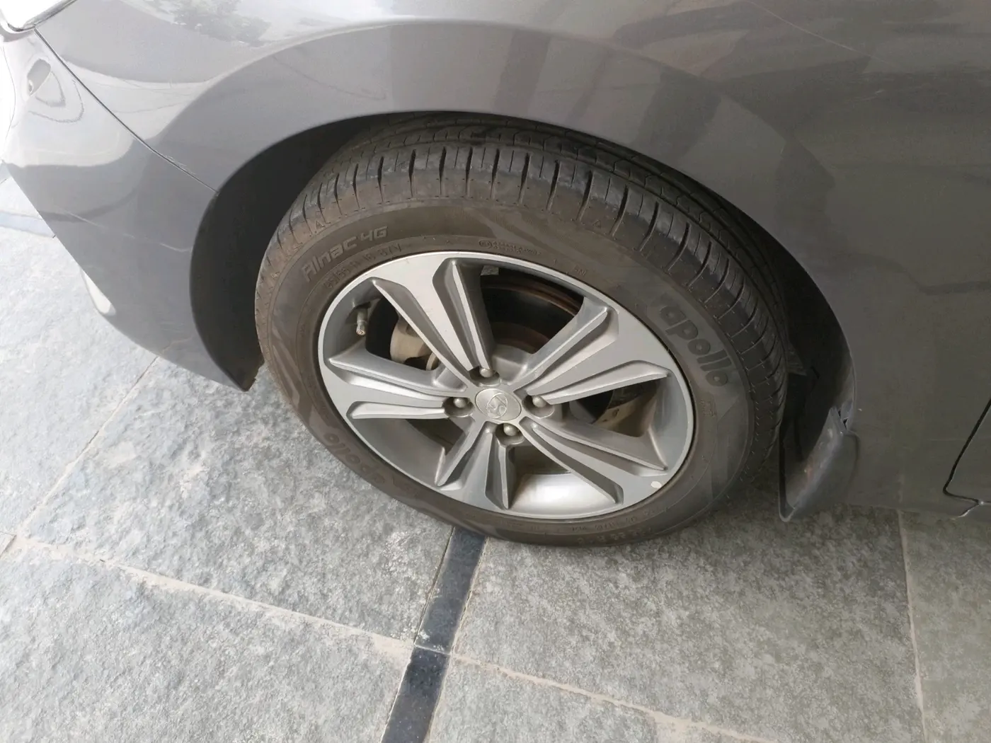2017 Hyundai Verna 1.6 VTVT SX O, Petrol, Manual, 1,47,498 km, tyre