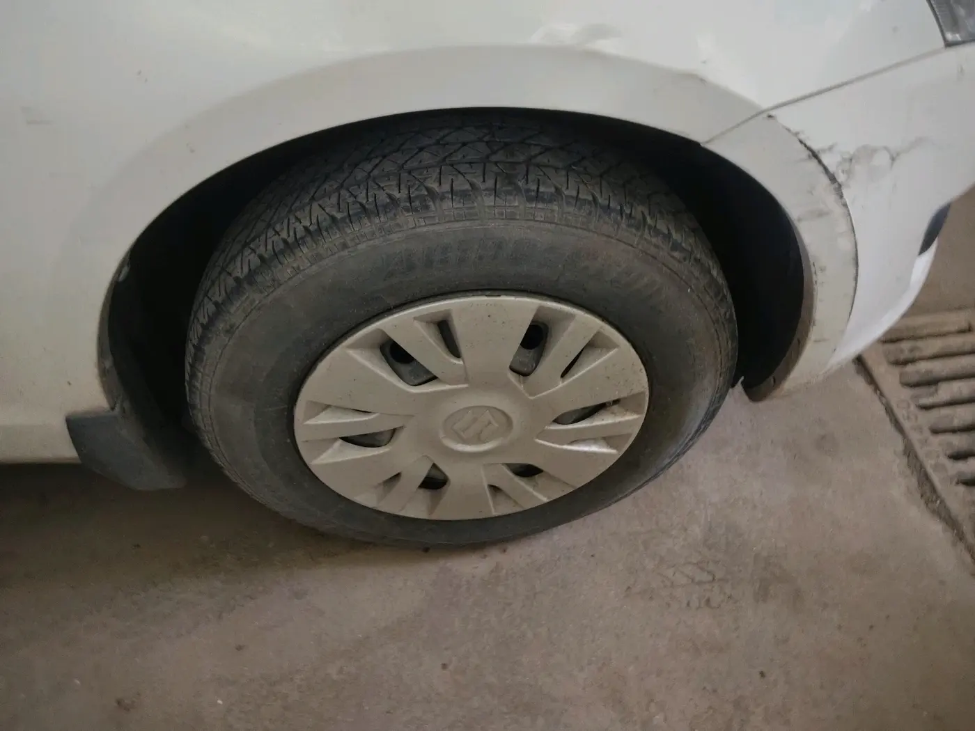 2013 Maruti Swift VXI, Petrol, Manual, 19,033 km, tyre