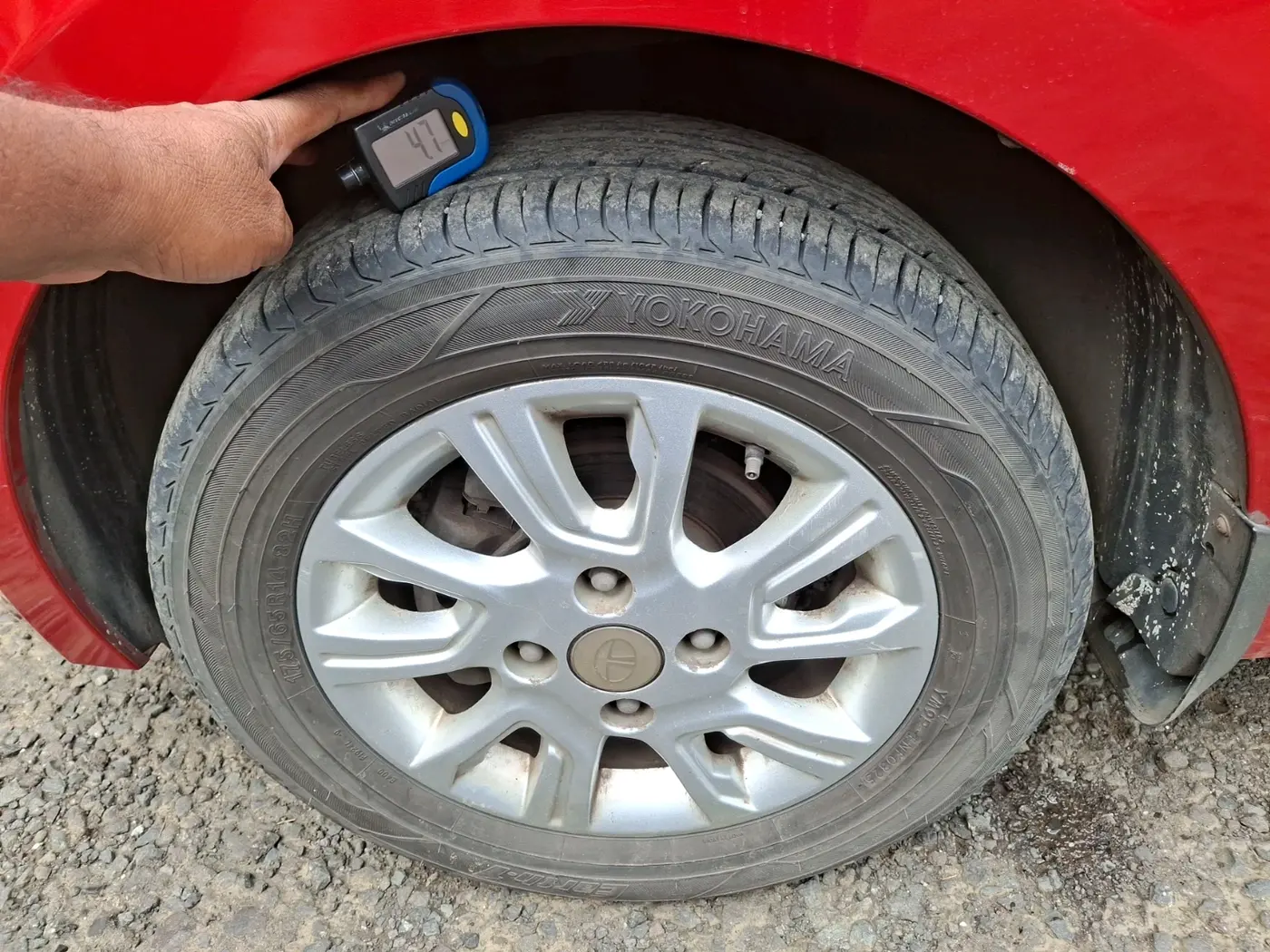 2017 Tata Tiago XZA PETROL, Petrol, Automatic, 46,745 km, tyre