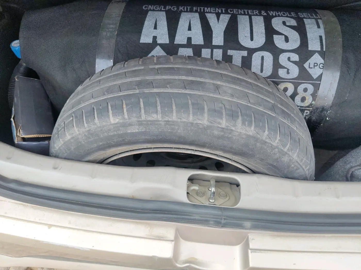 2019 Hyundai NEW SANTRO ERA, CNG, Manual, 64,948 km, tyre