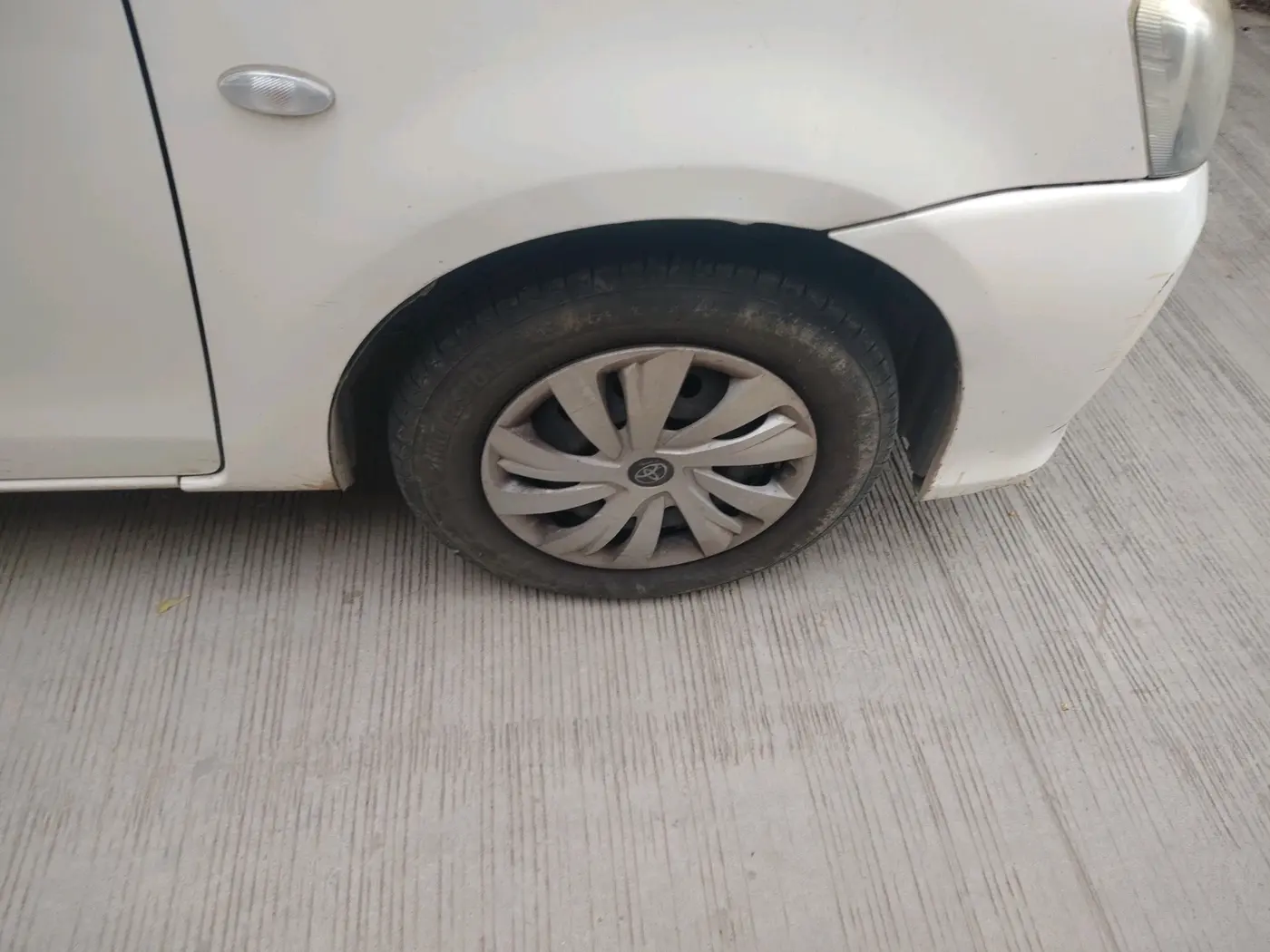 2018 Toyota Etios GD, Diesel, Manual, 3,44,691 km, tyre