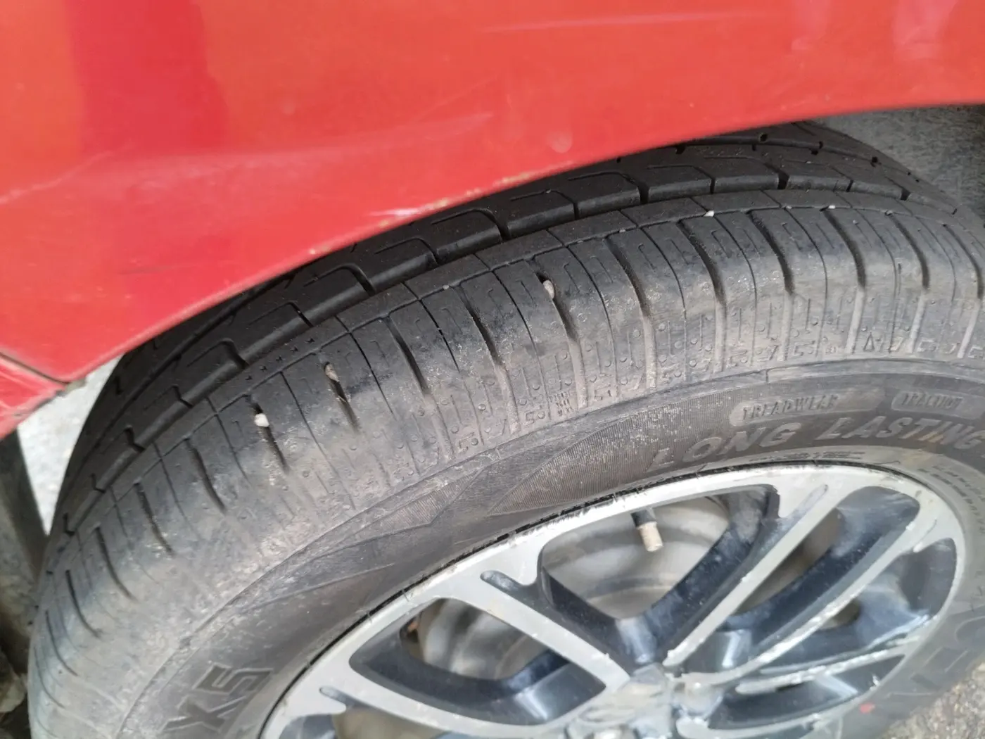 2018 Maruti Swift ZDI PLUS, Diesel, Manual, 1,40,485 km, tyre