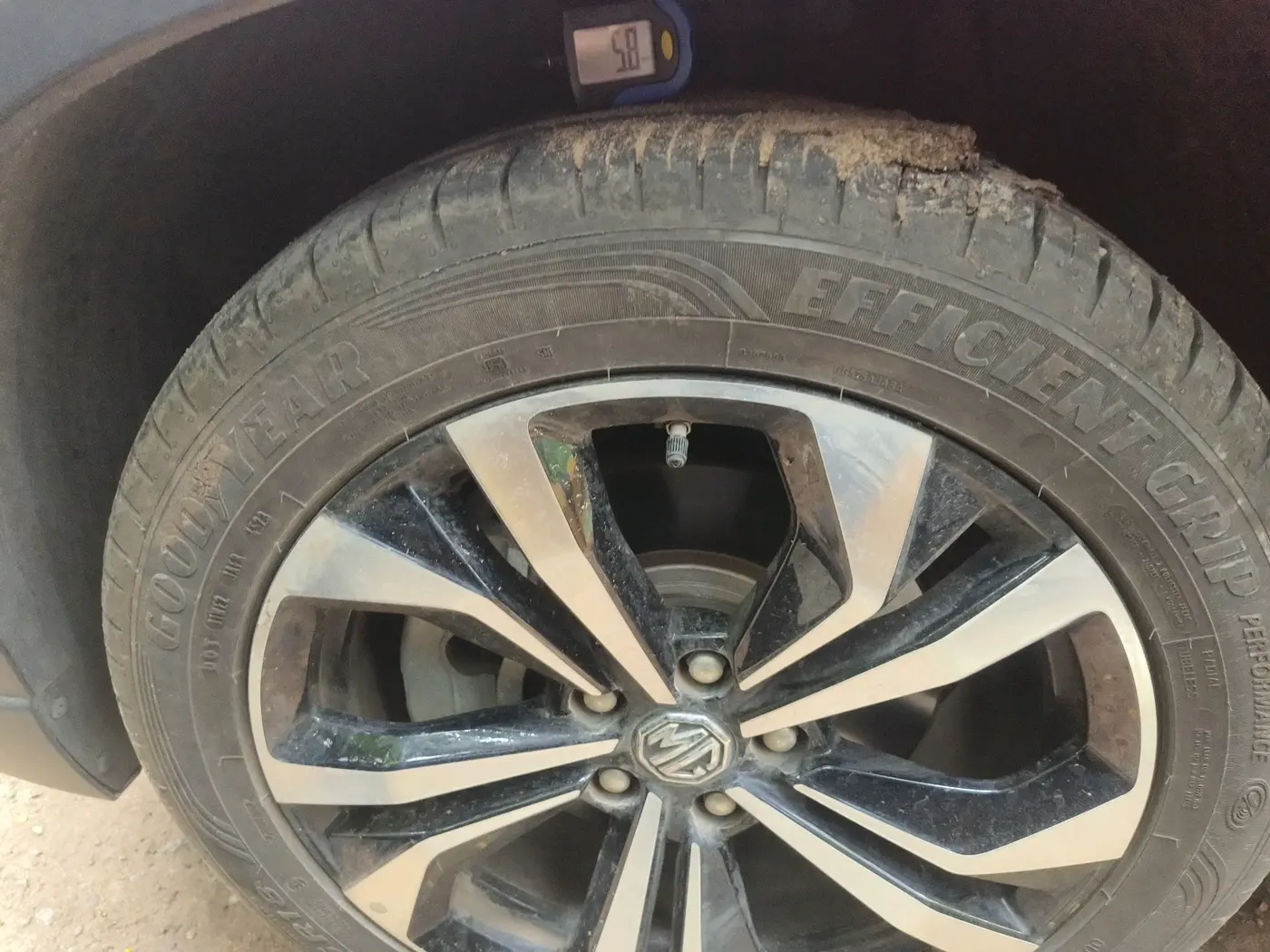 2023 MG HECTOR PLUS SAVVY PRO 1.5 TURBO CVT 7 STR, Petrol, Automatic, 5,084 km, tyre
