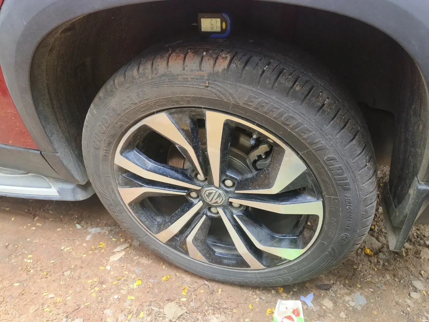 2023 MG HECTOR PLUS SAVVY PRO 1.5 TURBO CVT 7 STR, Petrol, Automatic, 5,084 km, tyre