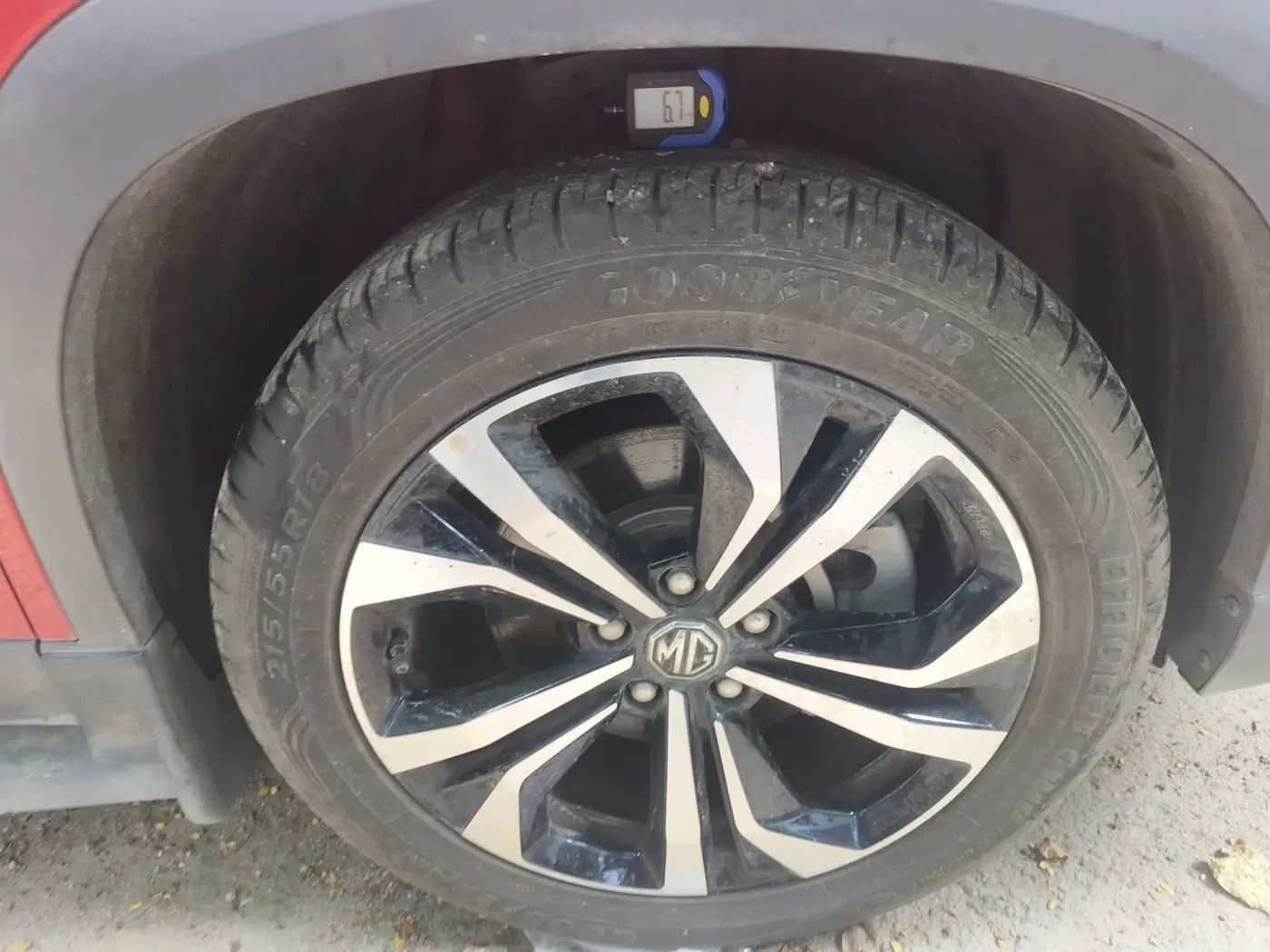2023 MG HECTOR PLUS SAVVY PRO 1.5 TURBO CVT 7 STR, Petrol, Automatic, 5,084 km, tyre