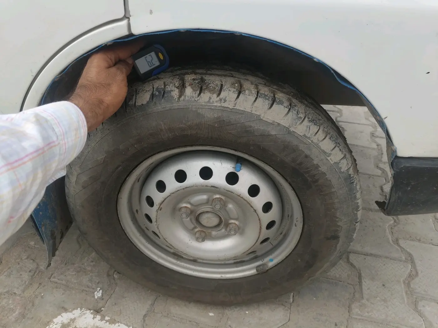 2019 Maruti Eeco 5 STR WITH A/C+HTR CNG, CNG, Manual, 2,35,742 km, tyre