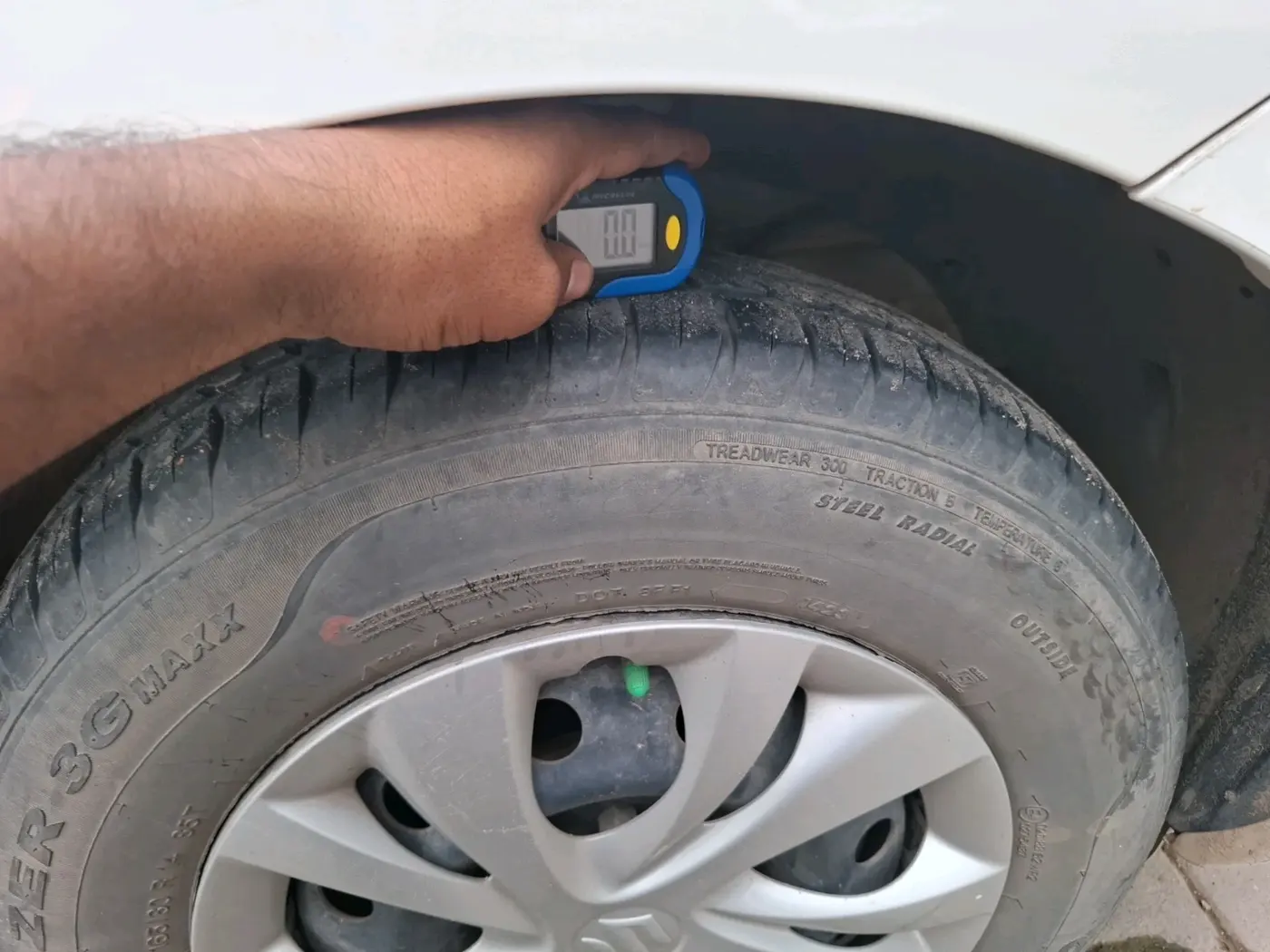 2023 Maruti Swift VXI, Petrol, Manual, 28,794 km, tyre