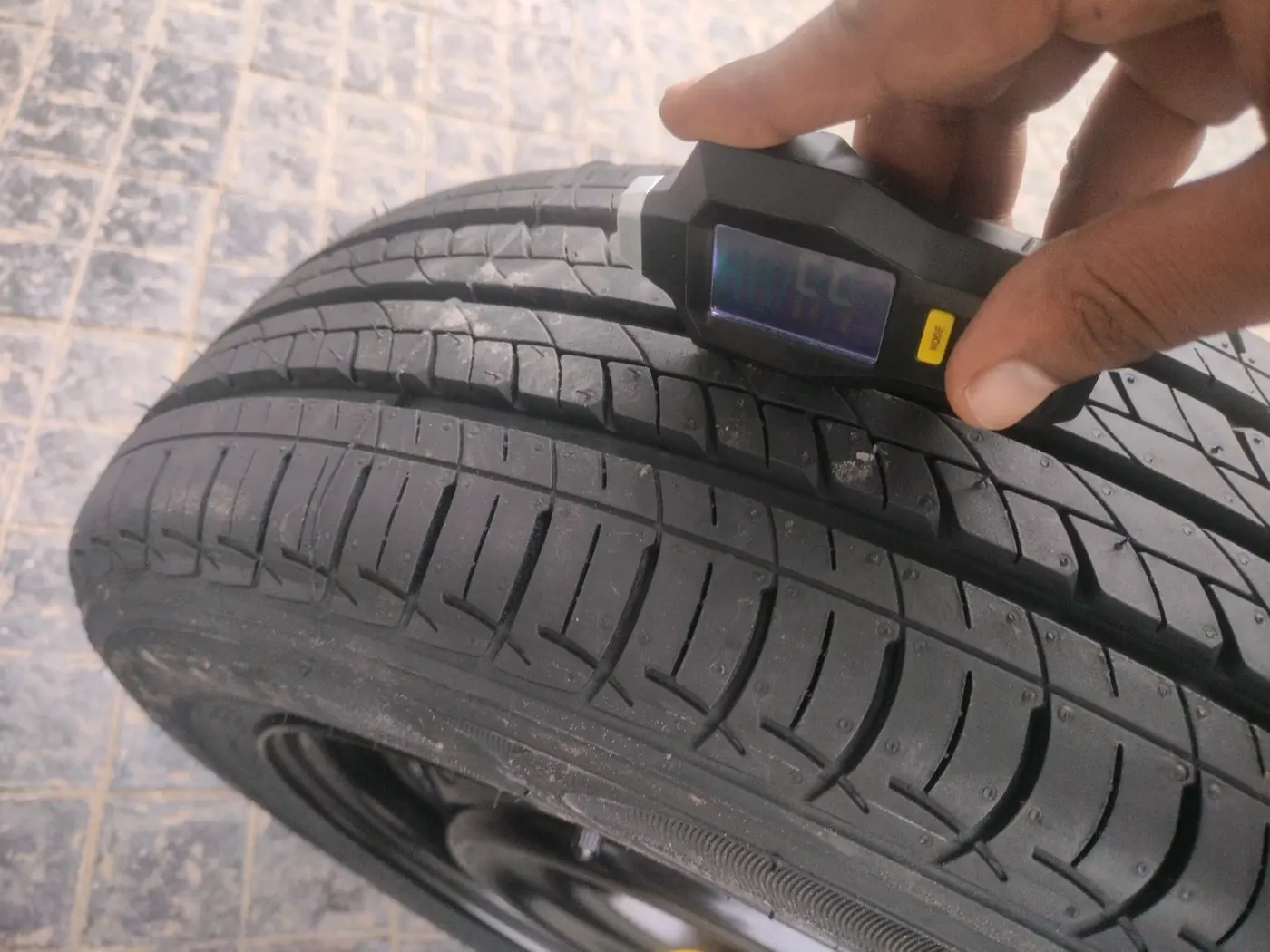 2016 Maruti Ciaz ZDI+ SHVS RS, Diesel, Manual, 77,438 km, tyre