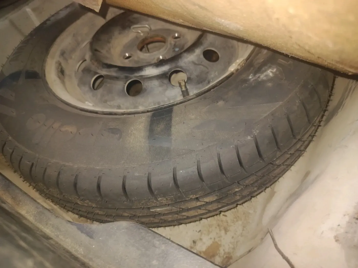 2012 Maruti Swift Dzire VDI, Diesel, Manual, 2,18,459 km, tyre