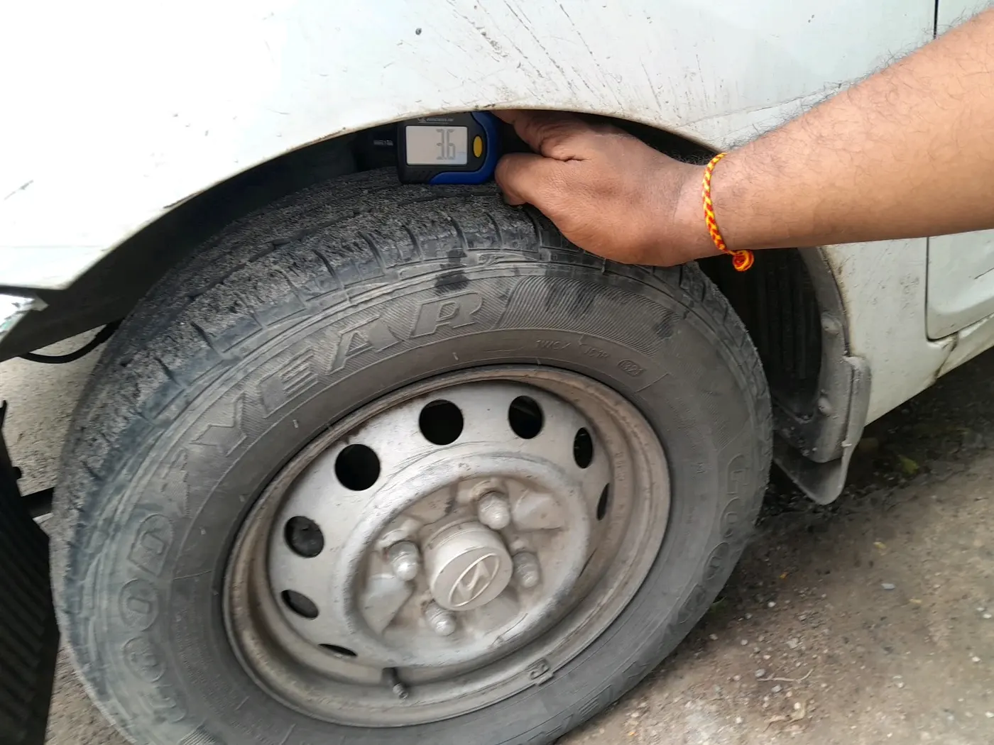 2015 Hyundai Eon ERA +, CNG, Manual, 86,054 km, tyre