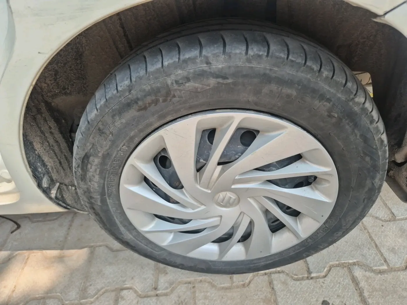 2018 Maruti Ertiga VXI SHVS, Petrol, Manual, 2,07,865 km, tyre
