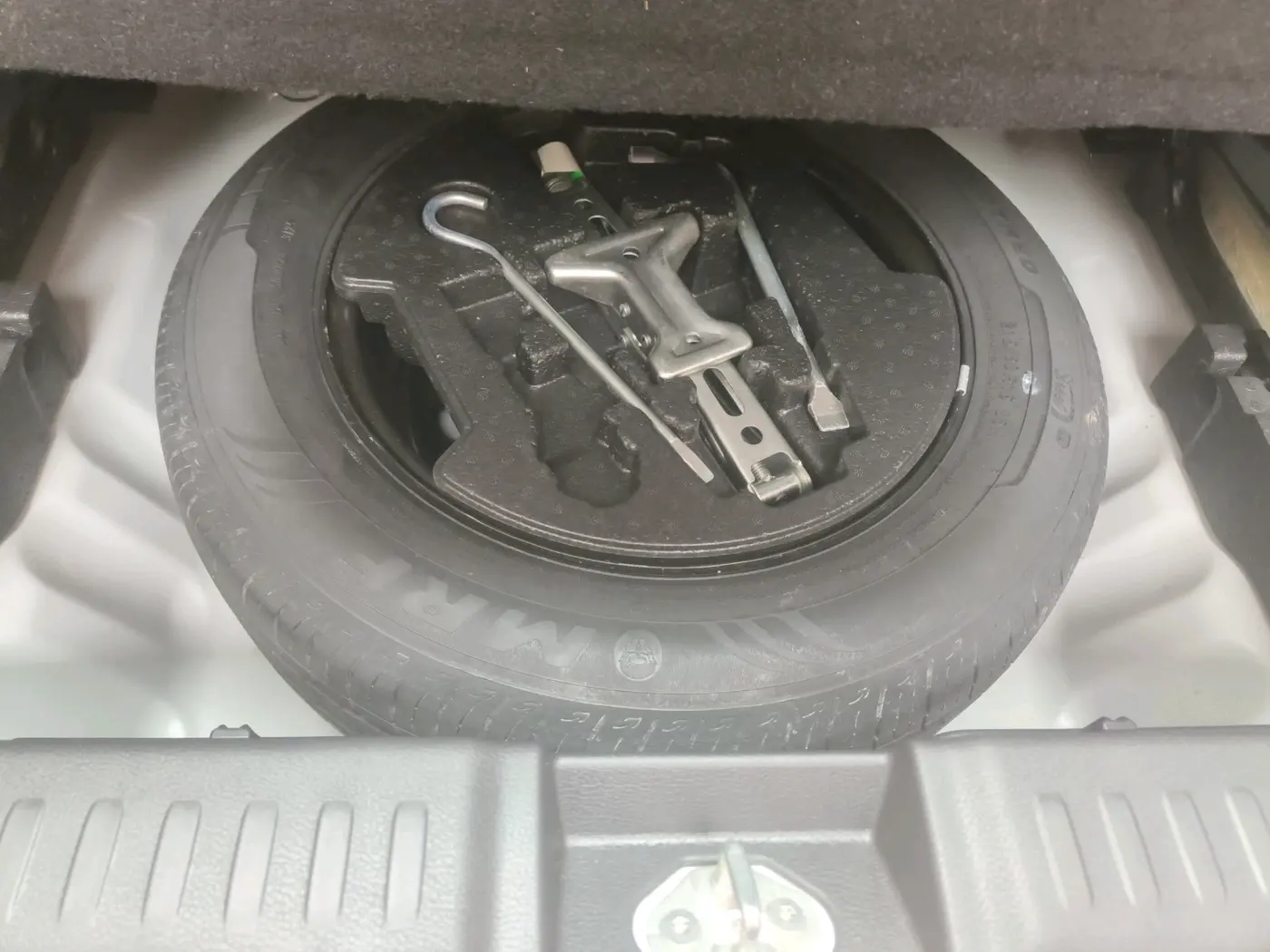 2025 Maruti BREZZA LXI S- CNG, CNG, Manual, 10,175 km, tyre