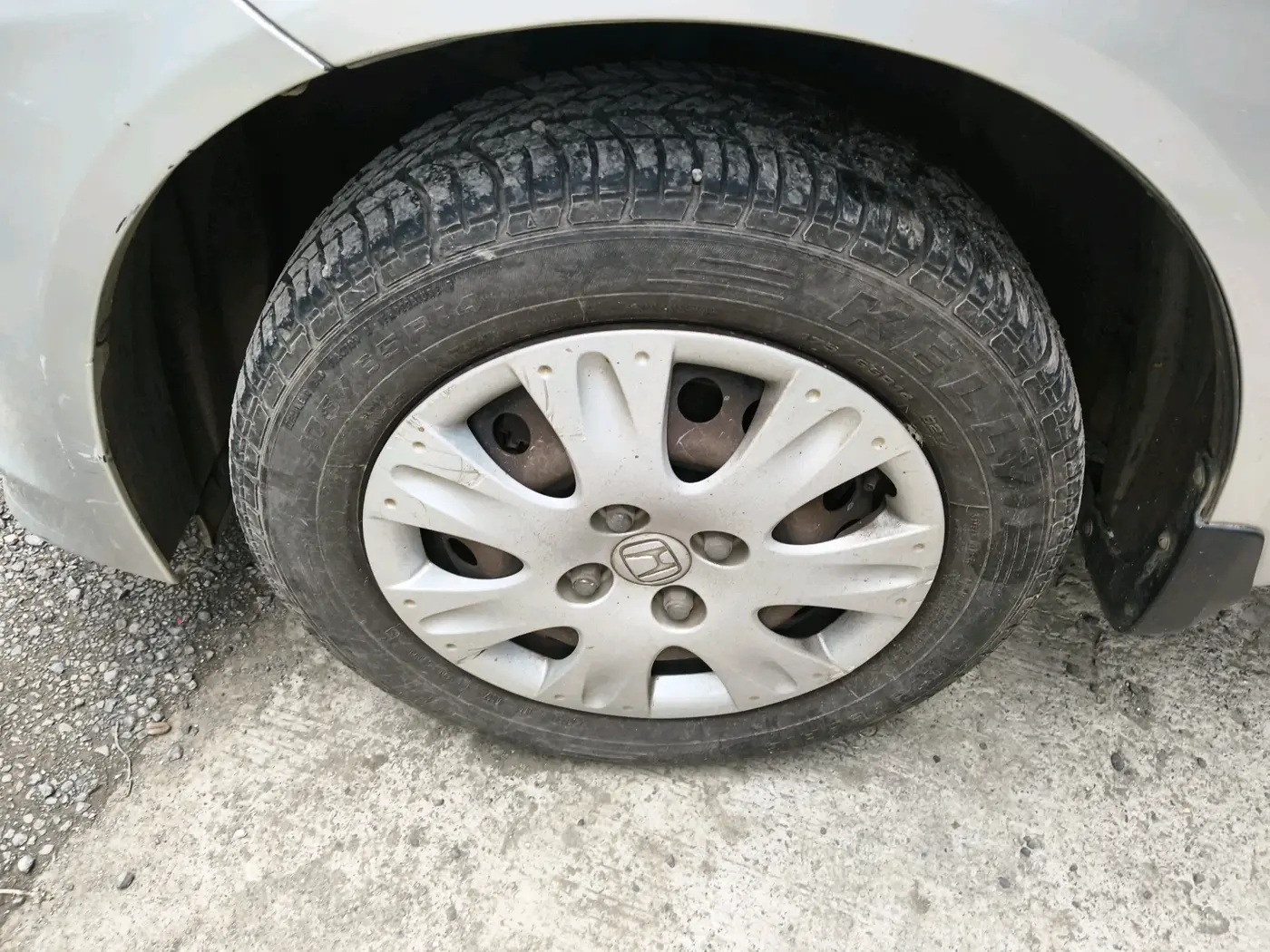 2013 Honda Amaze 1.2L I-VTEC S, Petrol, Manual, 33,999 km, tyre