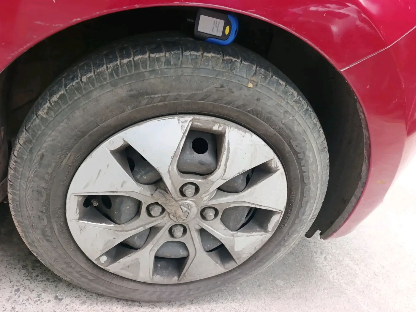 2014 Hyundai Xcent S 1.2, Petrol, Manual, 92,206 km, tyre