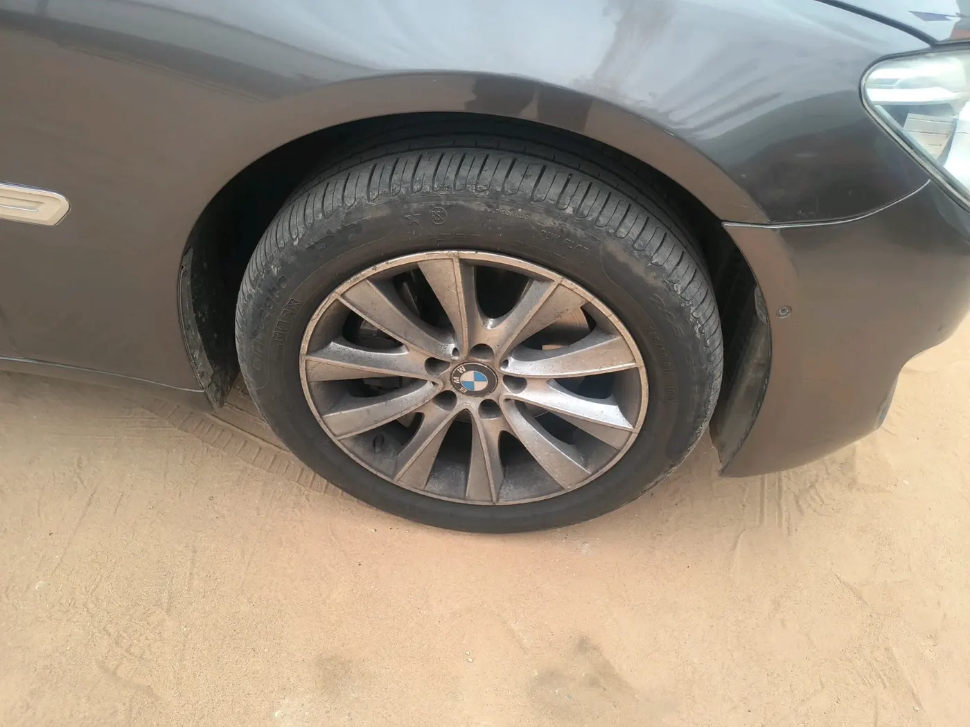 2014 BMW 7 Series 730L D, Diesel, Automatic, 1,53,472 km, tyre