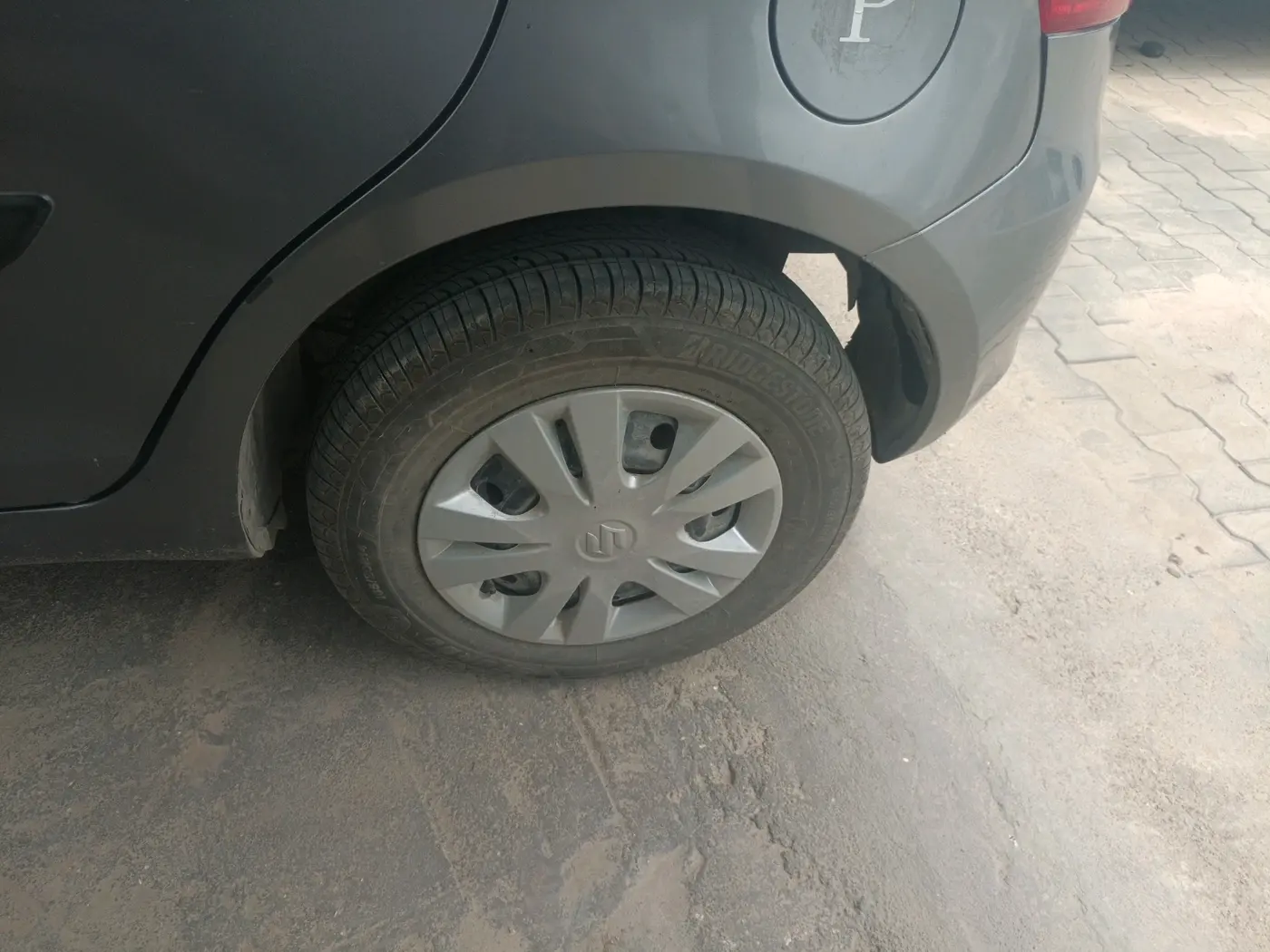 2017 Maruti Swift VXI O, Petrol, Manual, 56,519 km, tyre
