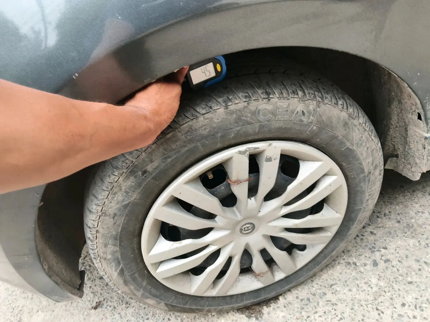 2020 Tata Tiago XT PETROL, Petrol, Manual, 43,300 km, tyre