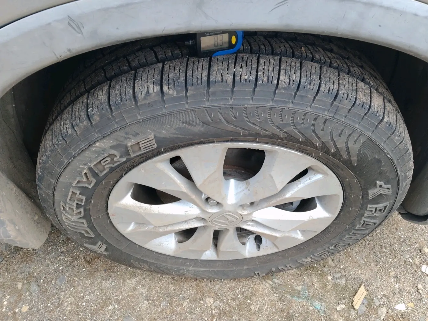 2014 Honda CRV 2.0L 2WD MT, Petrol, Manual, 1,07,752 km, tyre