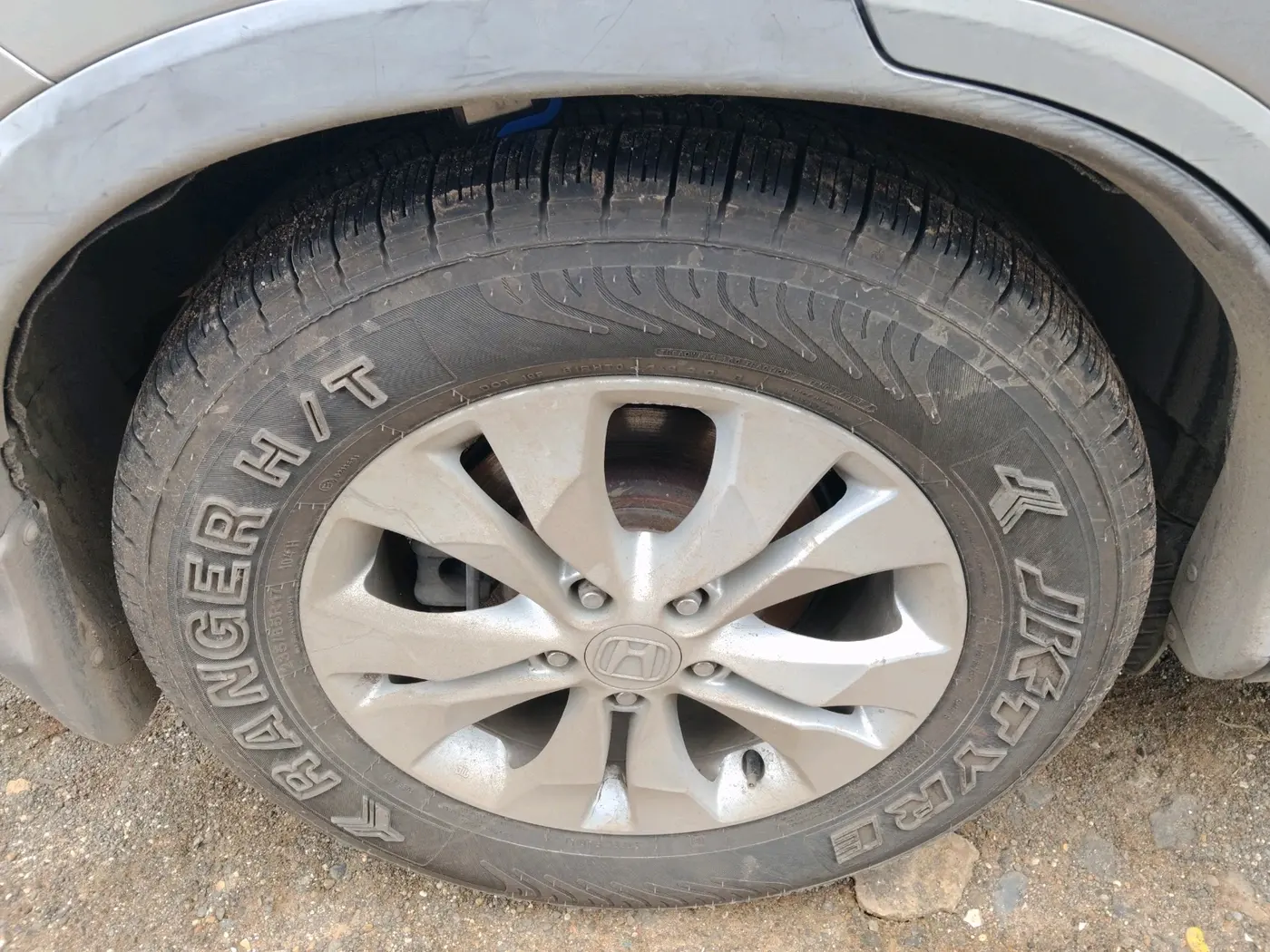 2014 Honda CRV 2.0L 2WD MT, Petrol, Manual, 1,07,752 km, tyre