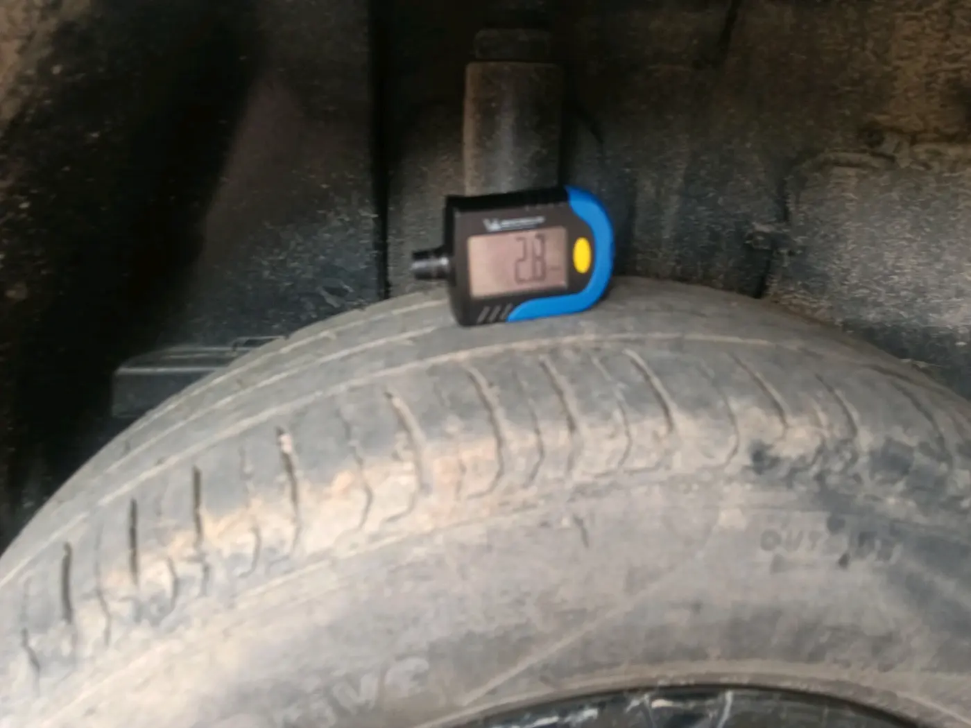 2022 Tata PUNCH ADVENTURE AMT, Petrol, Automatic, 56,360 km, tyre