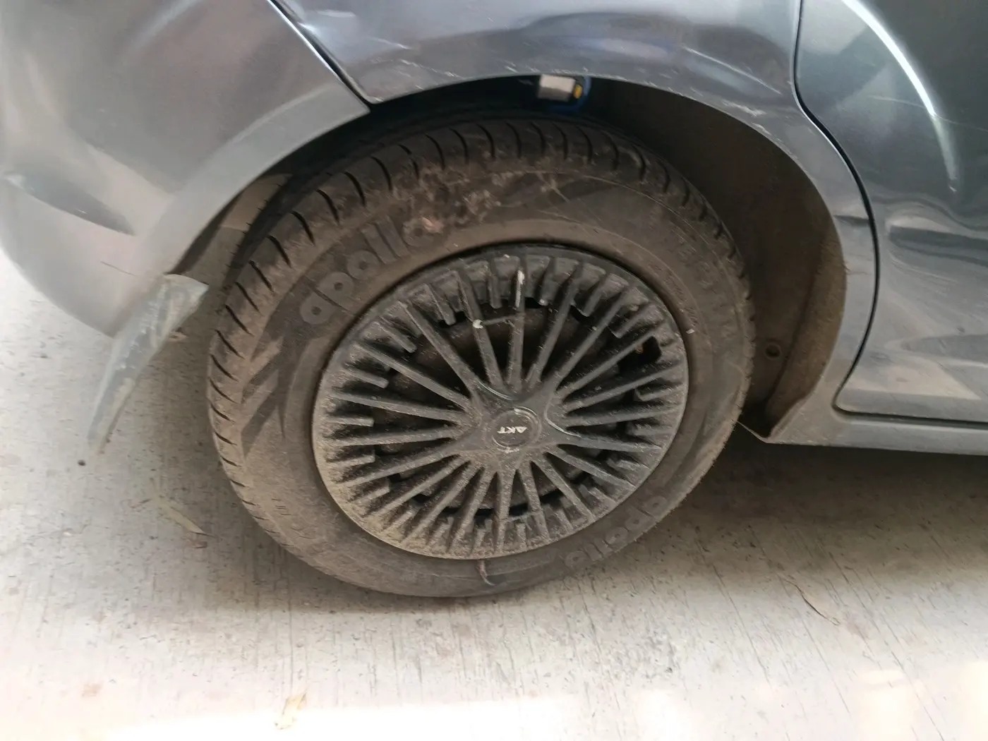2014 Ford Figo EXI 1.2 PETROL, Petrol, Manual, 37,327 km, tyre
