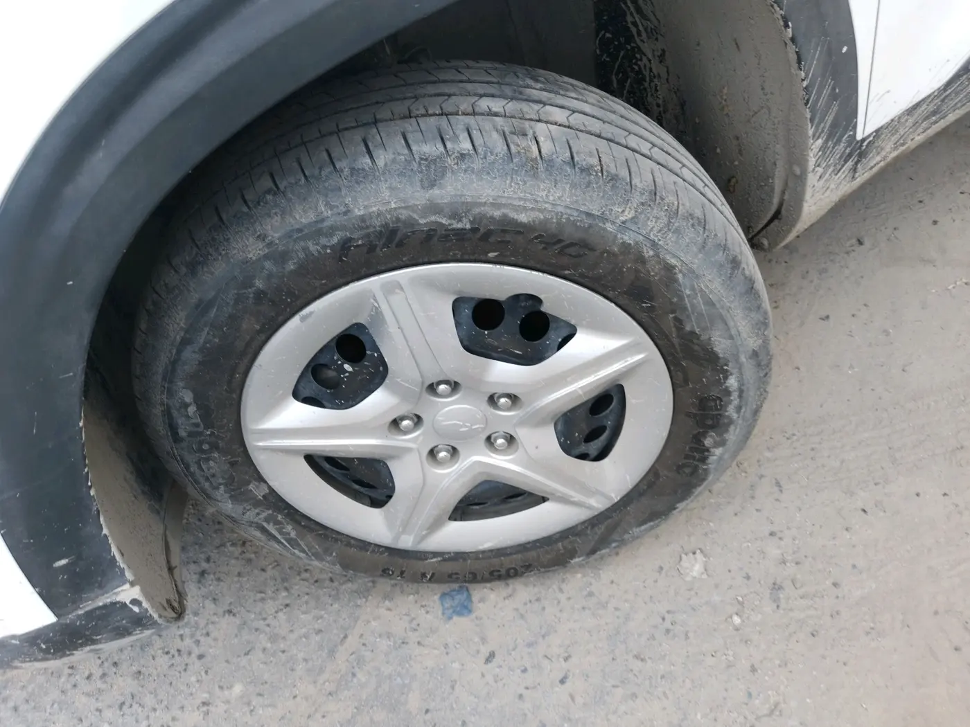 2021 KIA SELTOS HTE 1.5 PETROL, Petrol, Manual, 27,503 km, tyre