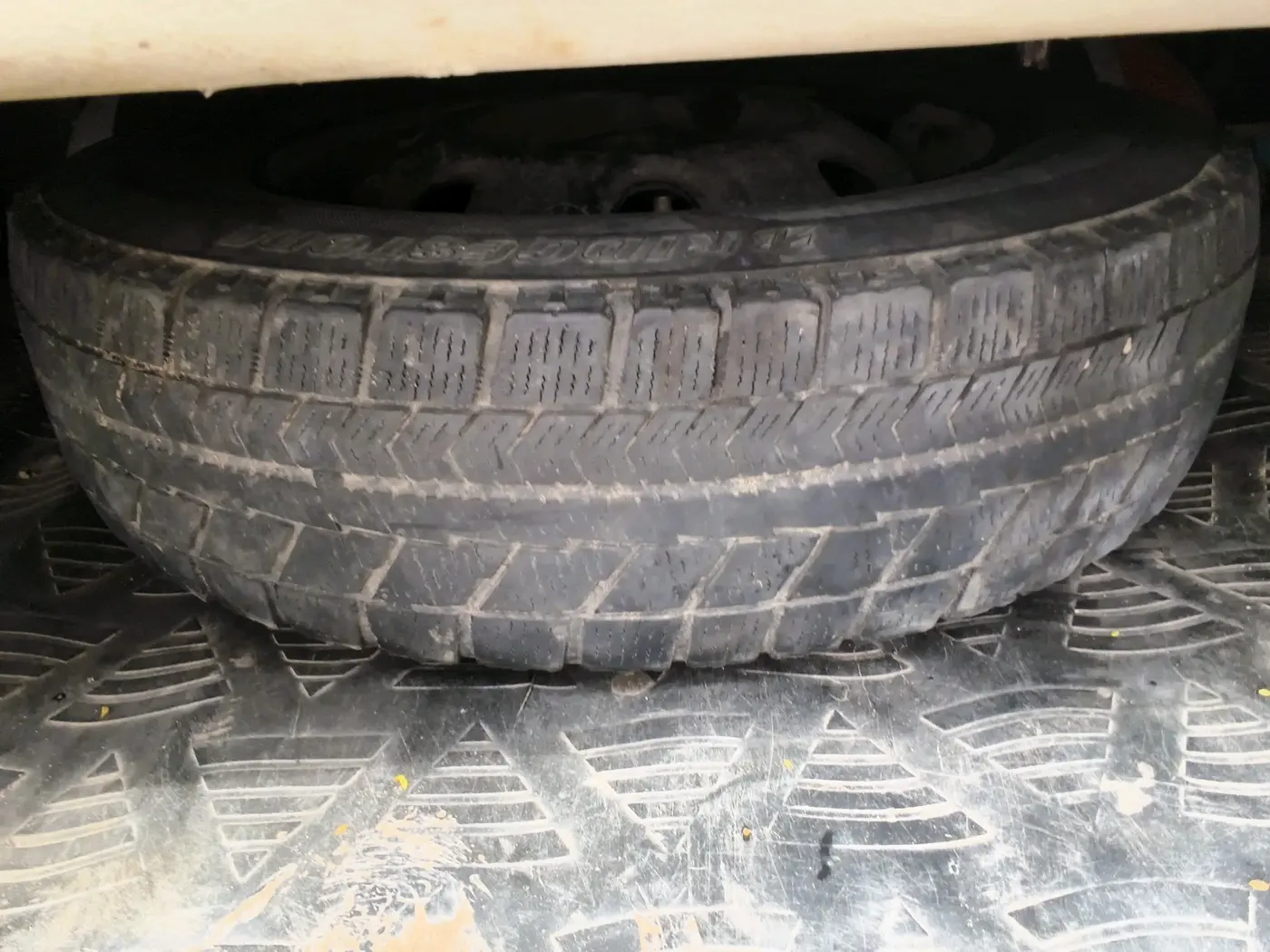 2016 Maruti Eeco 5 STR WITH A/C+HTR, CNG, Manual, 1,92,475 km, tyre