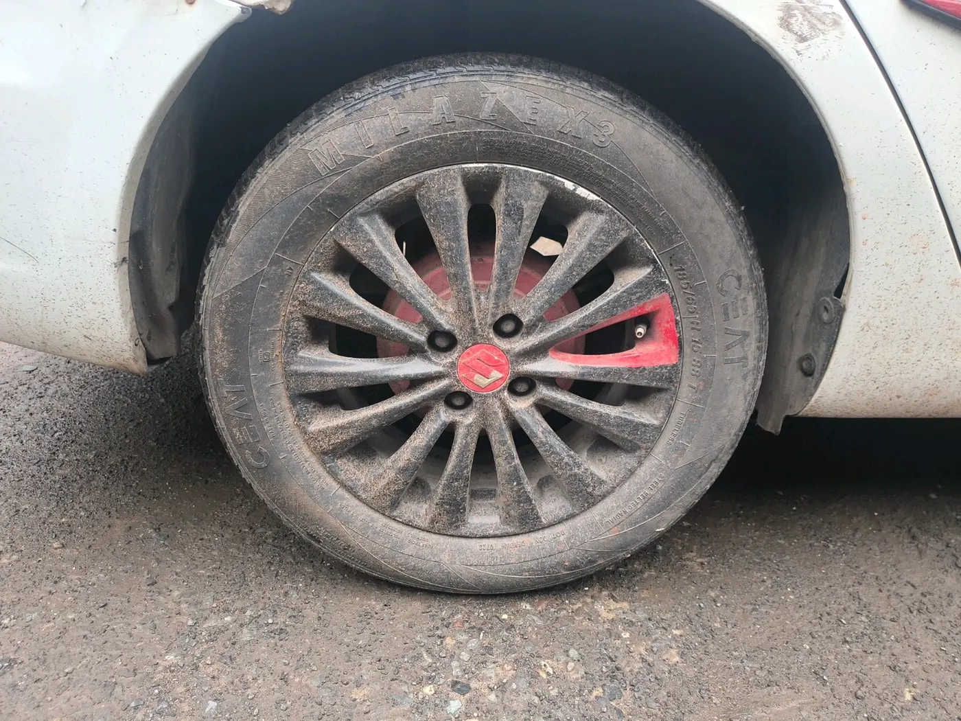 2015 Maruti Ciaz ZDI, Diesel, Manual, 1,70,875 km, tyre