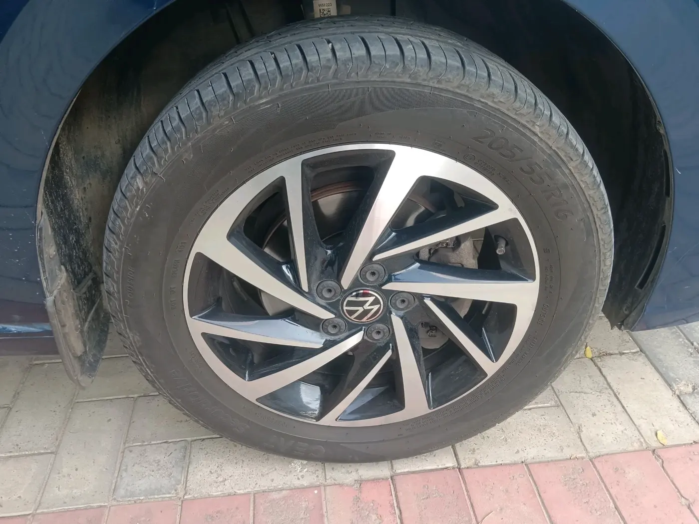 2023 Volkswagen VIRTUS Topline 1.0 TSI Automatic, Petrol, Automatic, 15,060 km, tyre