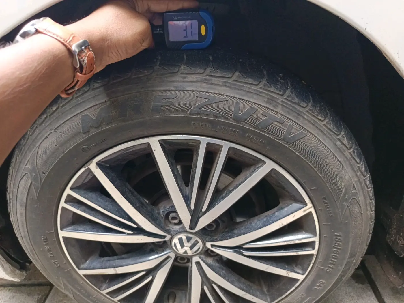 2019 Volkswagen Vento HIGHLINE PETROL AT, Petrol, Automatic, 61,944 km, tyre