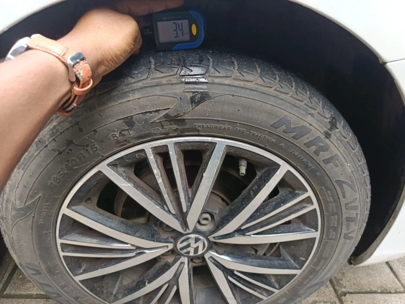 2019 Volkswagen Vento HIGHLINE PETROL AT, Petrol, Automatic, 61,944 km, tyre