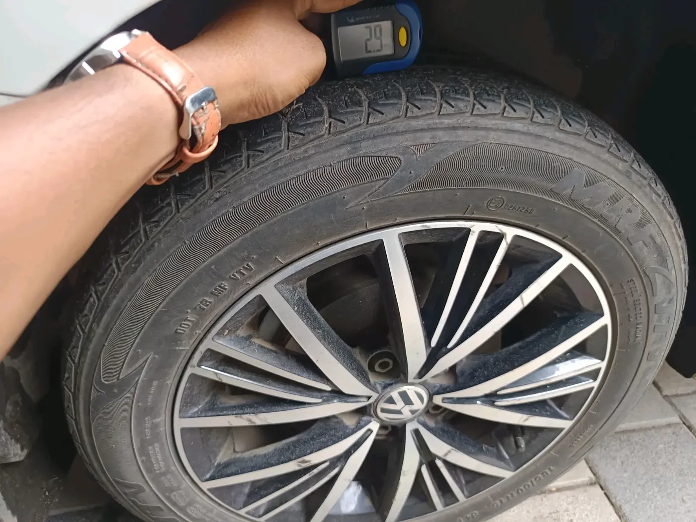 2019 Volkswagen Vento HIGHLINE PETROL AT, Petrol, Automatic, 61,944 km, tyre