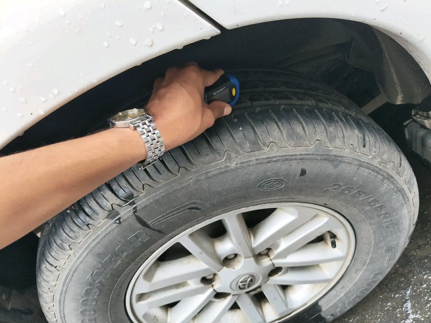 2012 Toyota Fortuner 3.0 4X2 AT, Diesel, Automatic, 1,85,214 km, tyre
