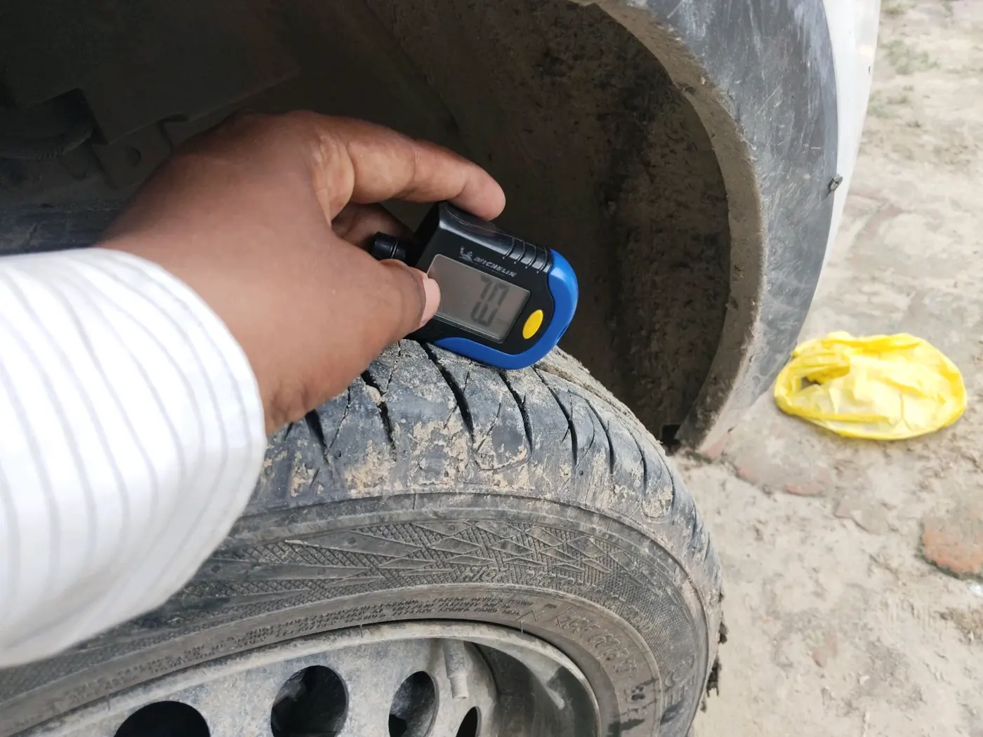 2020 Tata NEXON XM PETROL, Petrol, Manual, 1,14,357 km, tyre
