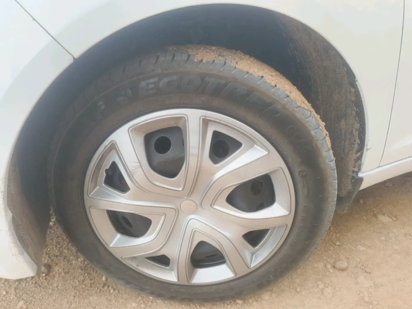 2024 Tata ALTROZ XM PETROL, Petrol, Manual, 25,462 km, tyre