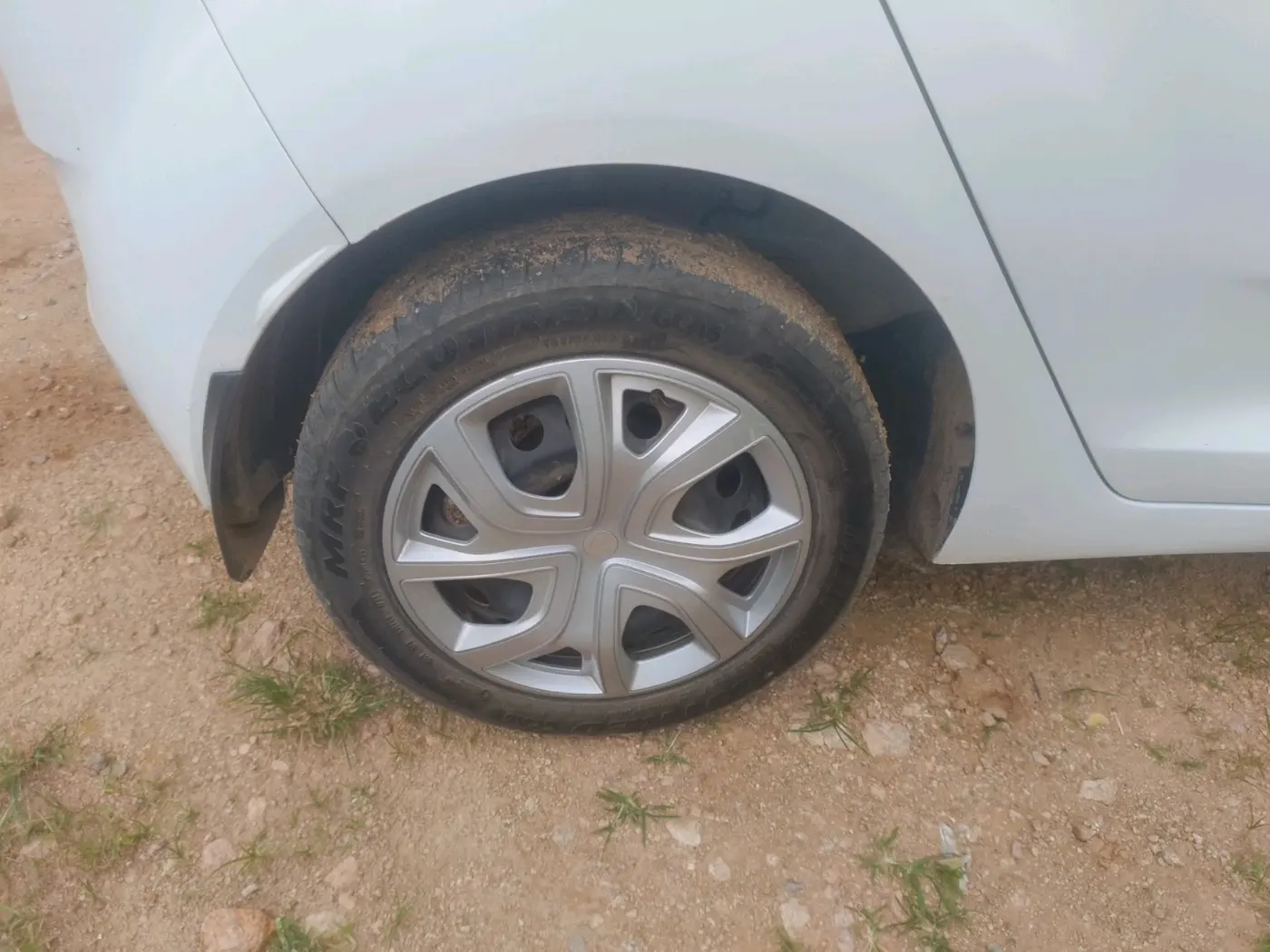 2024 Tata ALTROZ XM PETROL, Petrol, Manual, 25,462 km, tyre
