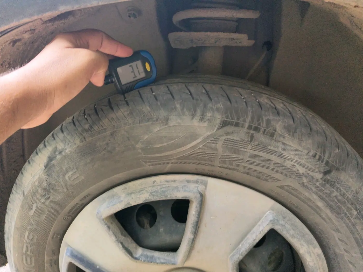 2025 Tata PUNCH PURE MT CNG, CNG, Manual, 28,840 km, tyre
