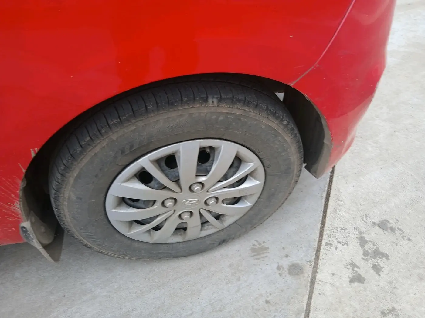 2013 Hyundai i10 MAGNA 1.2, Petrol, Manual, 73,377 km, tyre