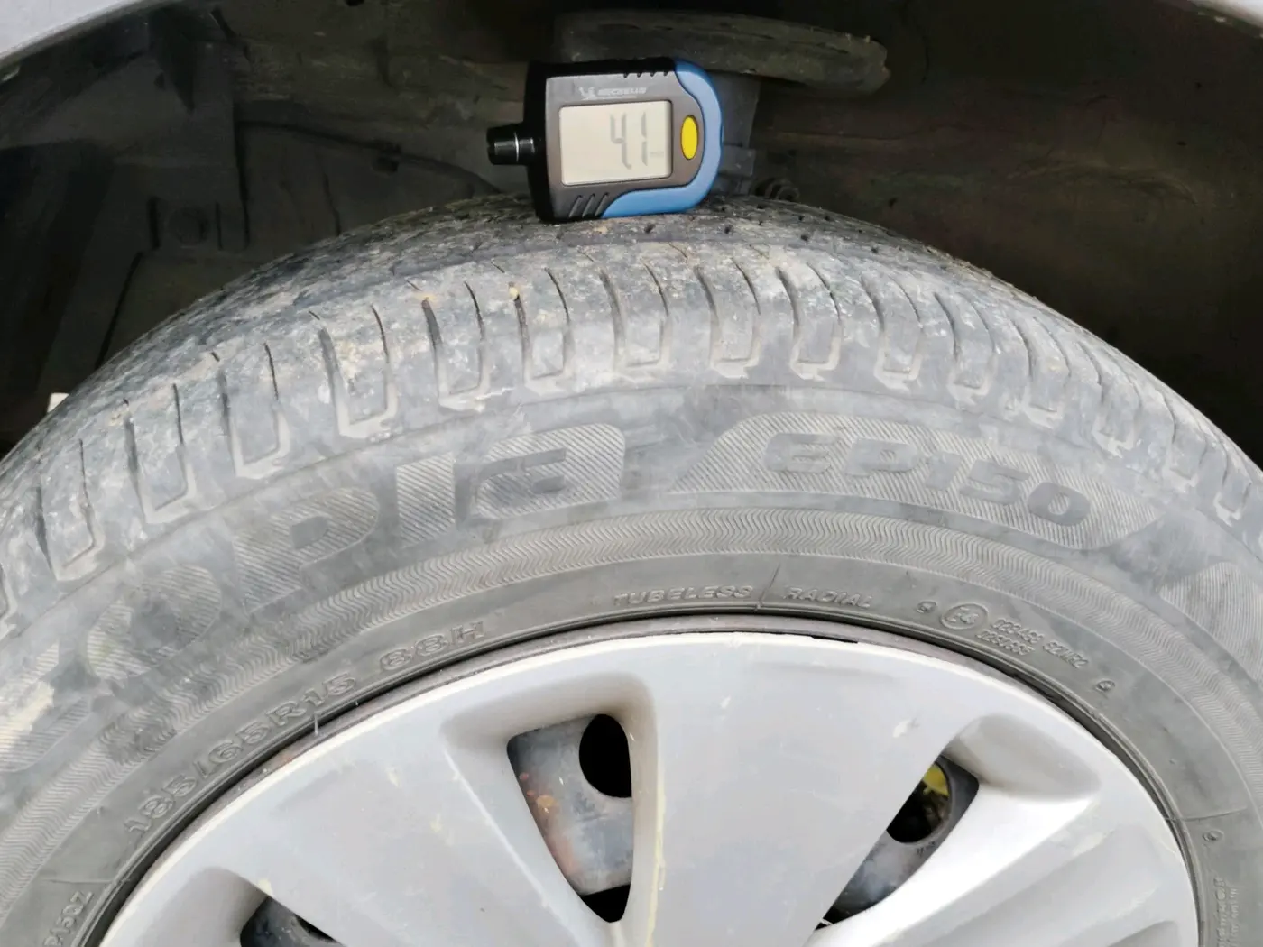2017 Maruti Ertiga VXI CNG, CNG, Manual, 48,854 km, tyre