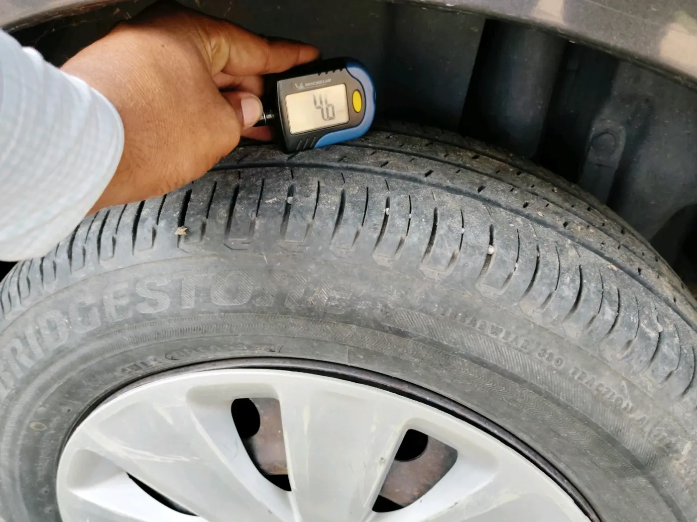 2017 Maruti Ertiga VXI CNG, CNG, Manual, 48,854 km, tyre