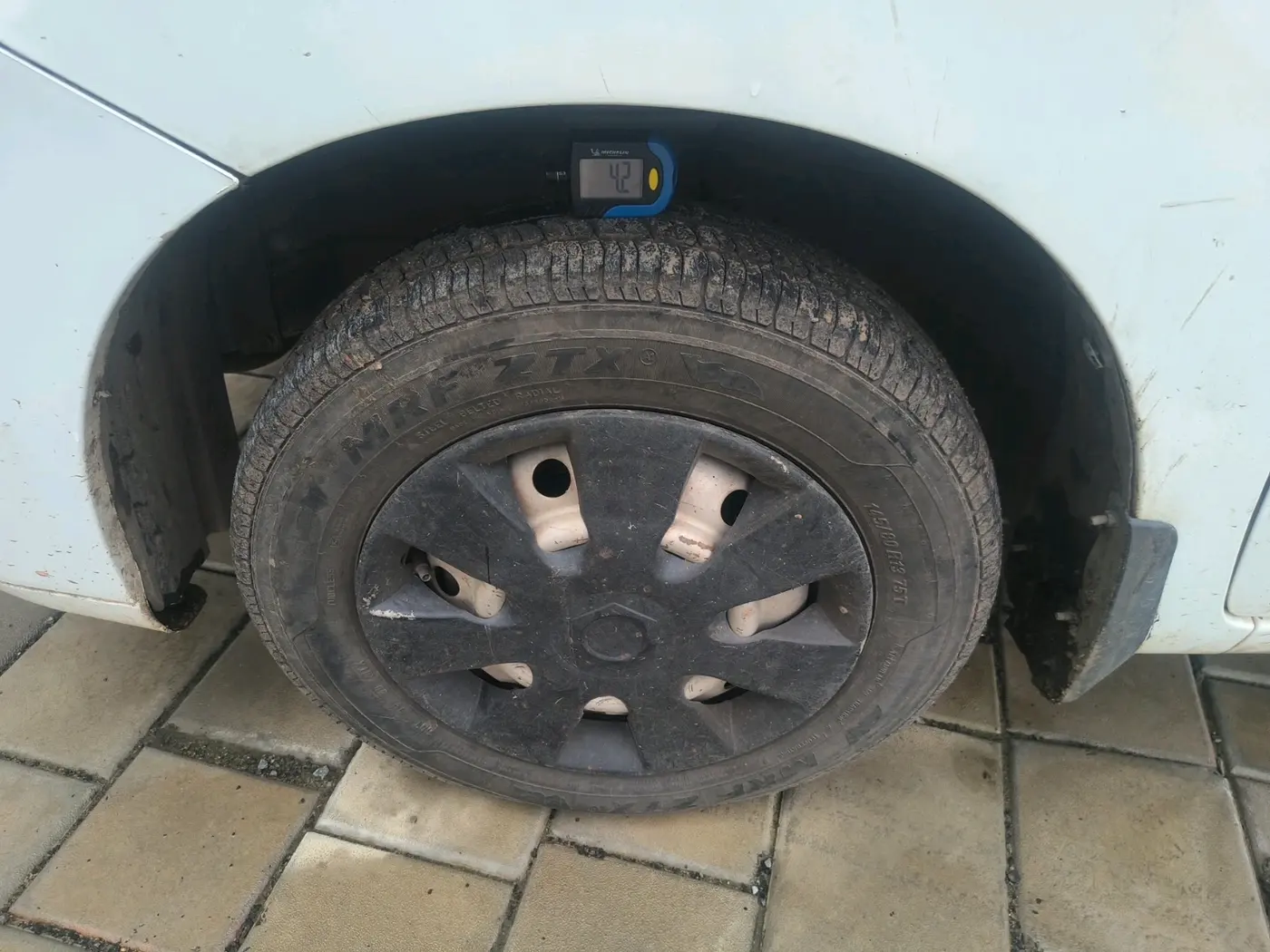 2012 Maruti Wagon R 1.0 LXI LPG, Petrol, Manual, 77,799 km, tyre